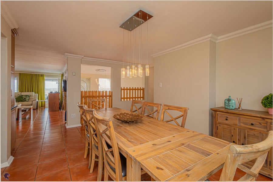 5 Bedroom Property for Sale in Waterfront Western Cape